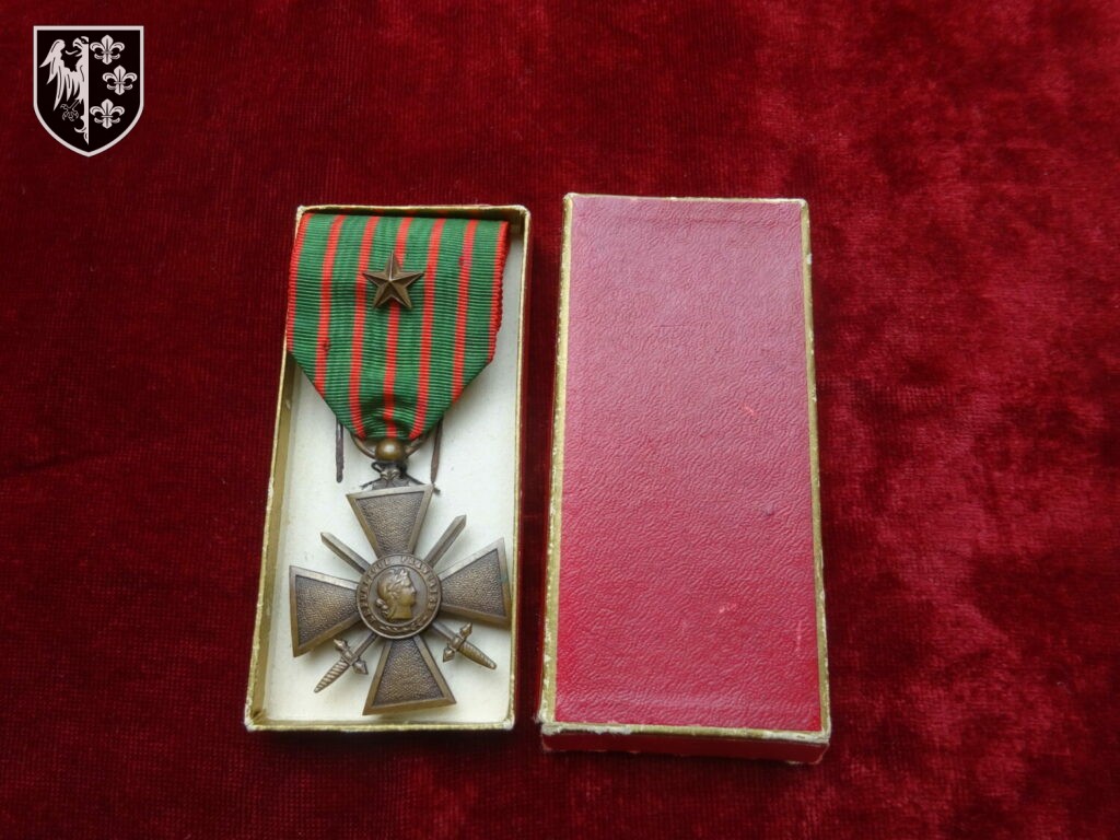 M Daille Croix De Guerre Avec Toile De Bronze Militaria France