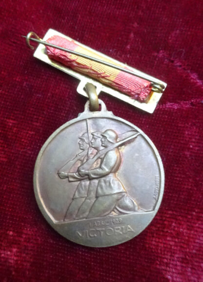 Médaille espagnole victoire - militaria