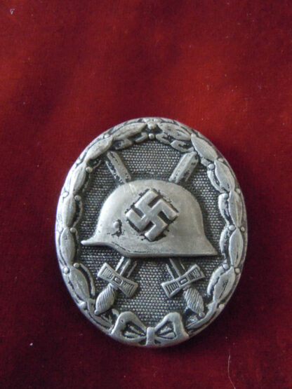 badge des blessés - militaria allemand