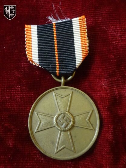 médaille mérite de guerre- militaria allemand WWII