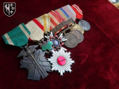 barrette 7 médailles japonaises - militaria japon WWII