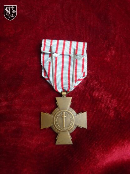 Médaille Croix du Combattant. Très bon état.
