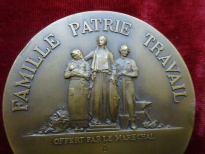 médaille de table Phlippe Pétain - Militaria WWII