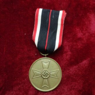 médaille du mérite de guerre - militaria allemand WWII