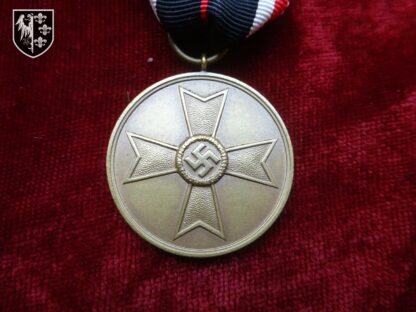 médaille du mérite de guerre - militaria allemand WWII