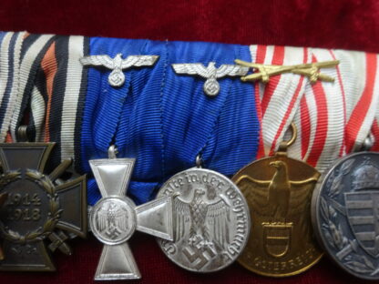Barrette 7 médailles: croix de fer deuxième classe, militarverdienstkreuz avec épées, ehrenkreuz, médaille 18 ans de service Heer, médaille 4 ans de service Heer, médaille commémorative Autriche et  médaille Hongrie - militaria allemand