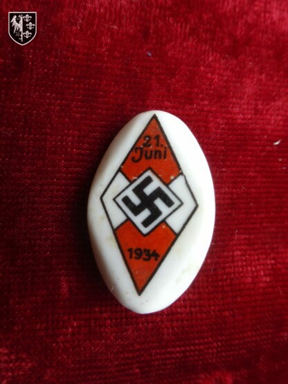 Insigne Hitlerjugend en porcelaine - militaria allemand - German militaria