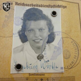 Livret RAD au nom de Gertrud Worth née le 28 septembre 1922. Période 1941-1942 - militaria allemand