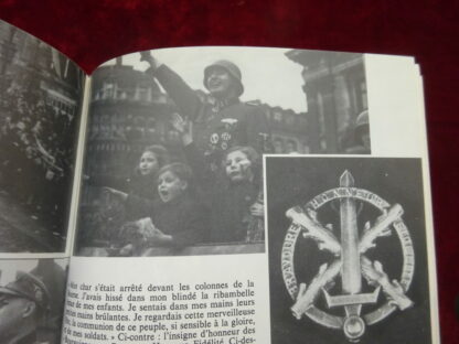 Livre La Campagne de Russie de Léon Degrelle. 440 pages avec cahier photos. Editions Avalon - collection Action 1987. Très bon état.