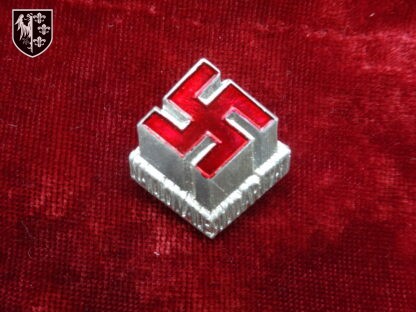 Insigne swastika. Très bon état. Militaria allemand