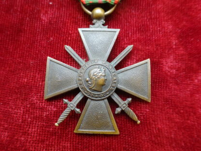 Médaille Croix de Guerre 1914-1915 avec une étoile de bronze - Militaria France
