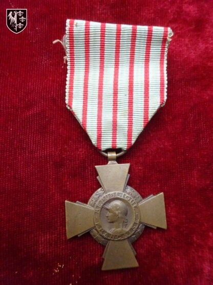 Médaille Croix du Combattant - Militaria