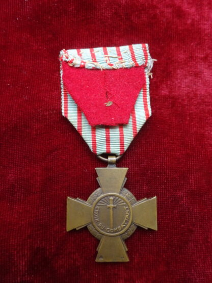 Médaille Croix du Combattant - Militaria
