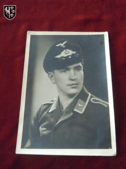 Portrait Luftwaffe format carte postale. Militaria allemand