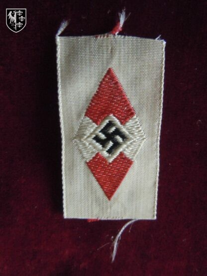 Insigne Hitlerjugend en tissus. Hauteur 4 centimètres. - Militaria allemand