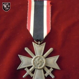 Médaille Croix du Mérite avec Glaives- Militaria allemand