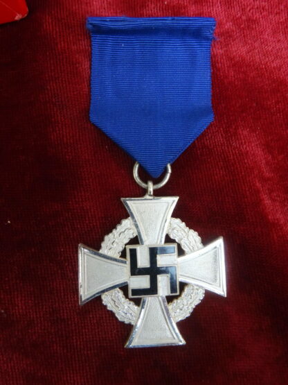 Médaille 25 ans de service avec sa boite - Militaria allemand