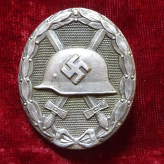 Badge des blessés classe argent - militaria allemand