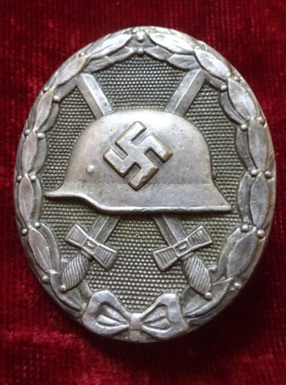 Badge des blessés classe argent - militaria allemand