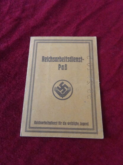 Lot documents au nom de Marie-Luise Klotz – Image 8