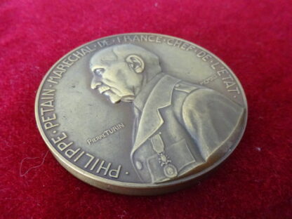 Médaille de Table Philippe Pétain 1943 – Image 2