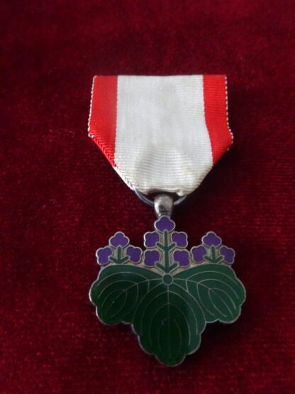 Médaille Ordre du Soleil Levant 7e classe avec sa boite. – Image 3